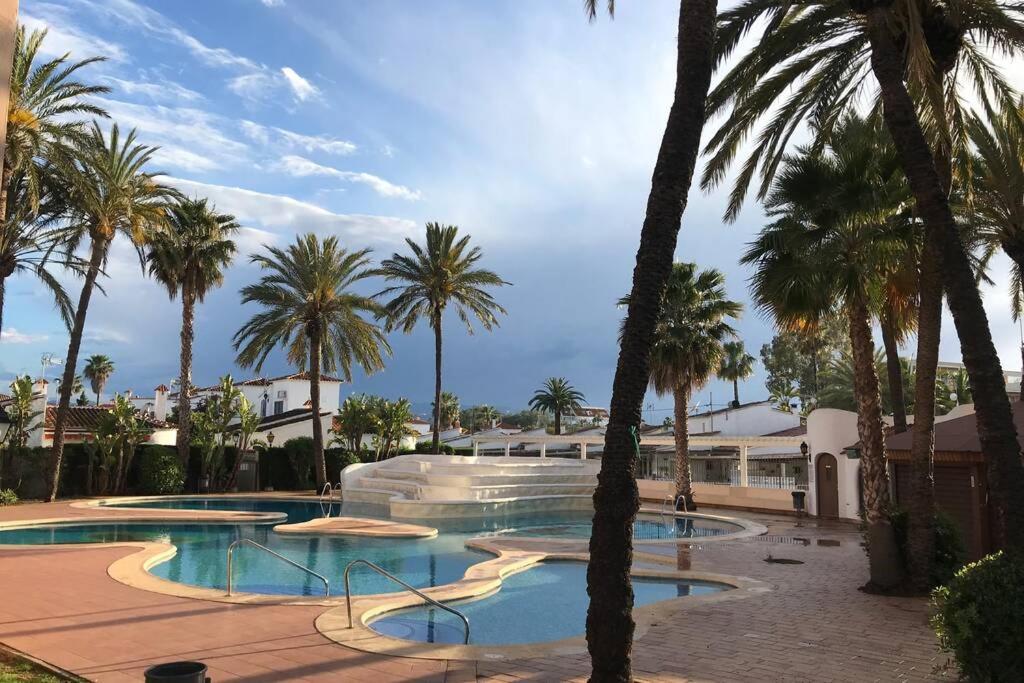 Estudio En Denia Con Piscina Y Wifi Privada, A 100 M Del Mar المظهر الخارجي الصورة